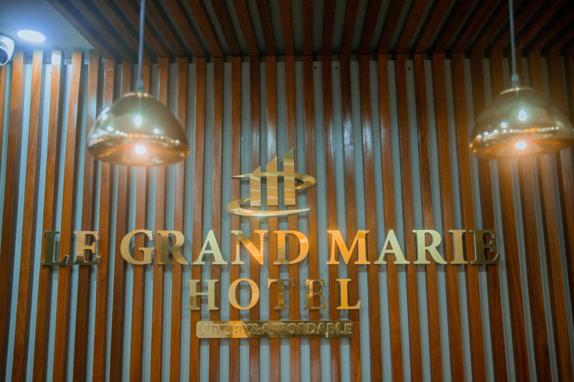 Le Grand Marie Hotel Дар ес Саалам Екстериор снимка