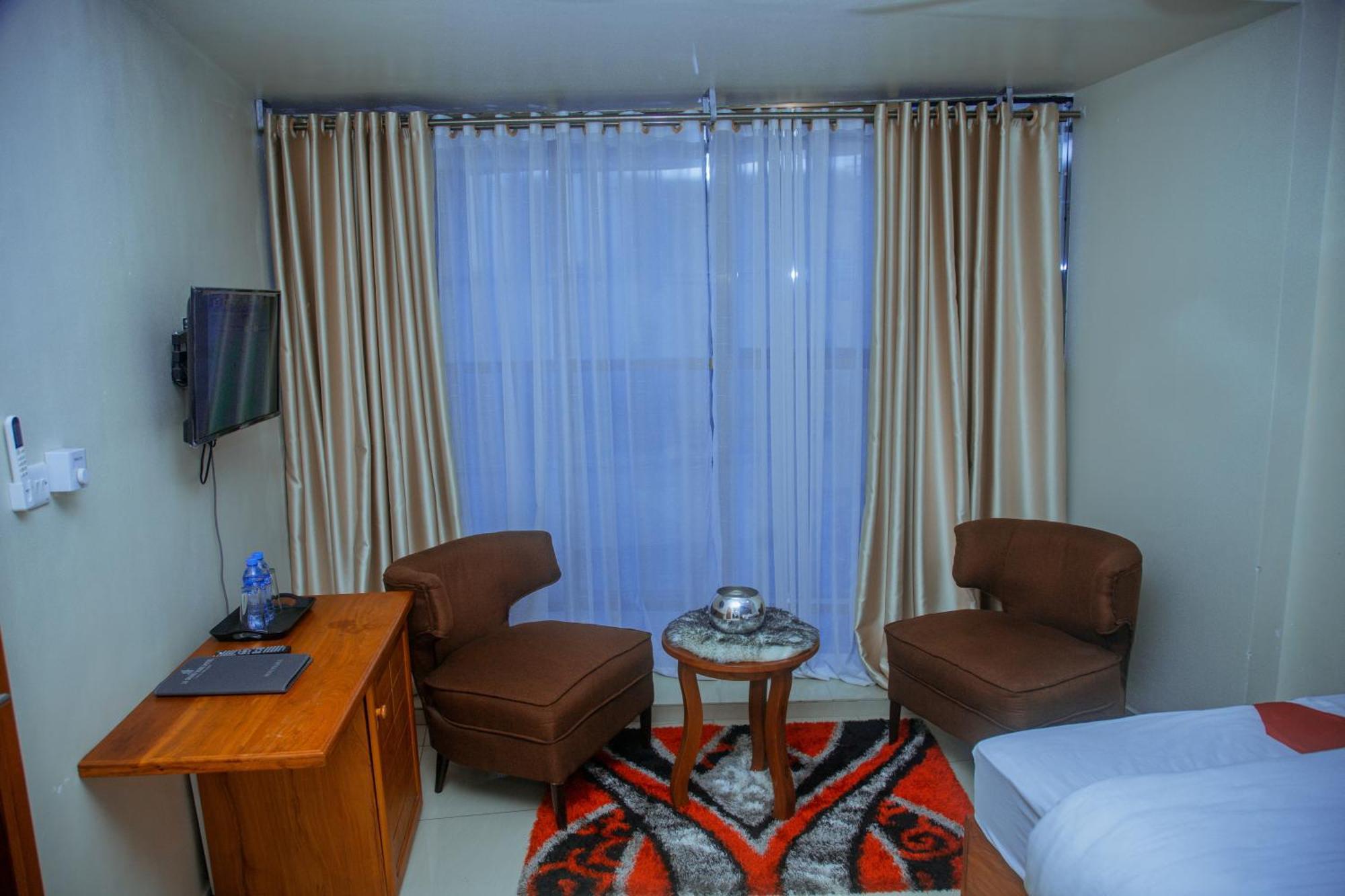 Le Grand Marie Hotel Дар ес Саалам Екстериор снимка